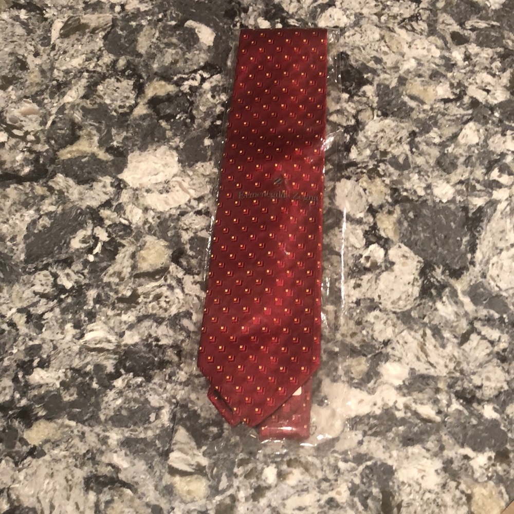 ZEGNA MADE IN ITALY 100% SILK TIE A STEAL
